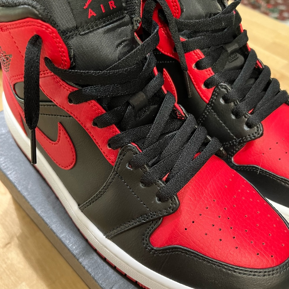 Air Jordan 1 mid
